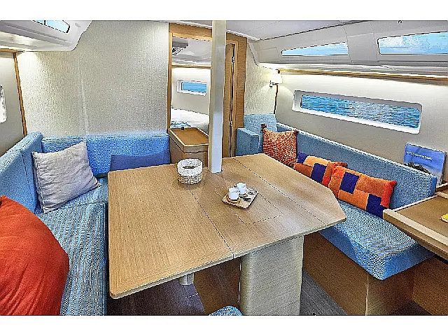 Sun Odyssey 380 - [Internal image]