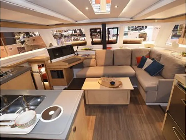 Fountaine Pajot Lucia 40 - [Internal image]