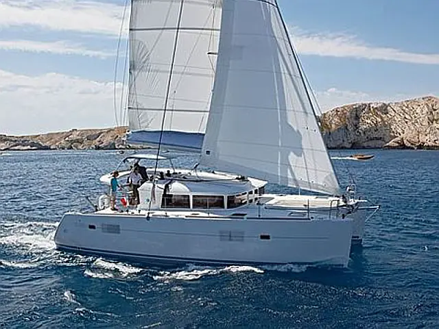 Lagoon 400 - [External image]