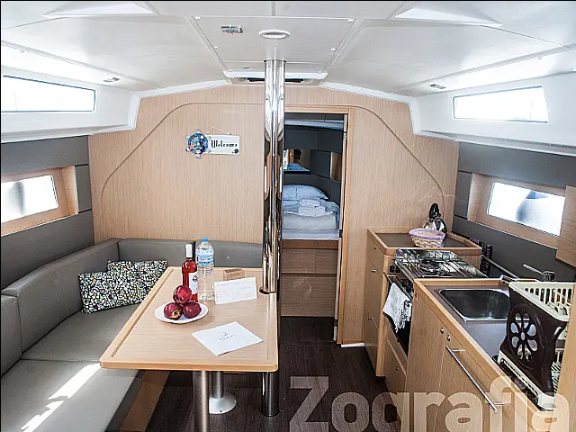 Oceanis 38 - [Internal image]