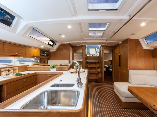 Bavaria Cruiser 46   - [Internal image]