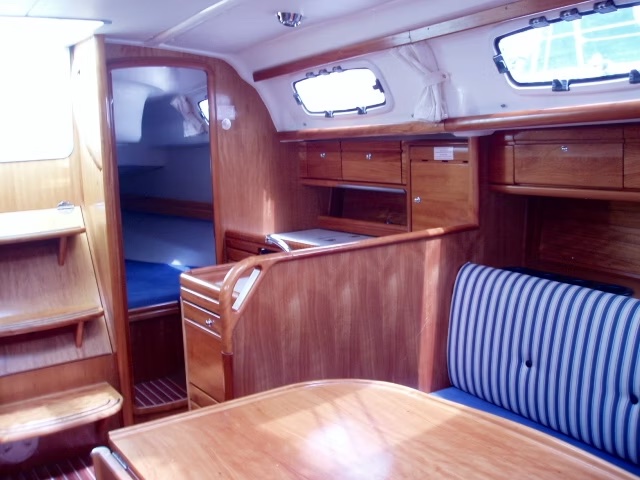 Bavaria 33 Cruiser - [Internal image]