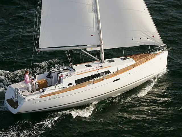 Oceanis 37 - [External image]