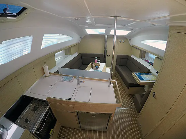 Elan 40 Impression - [Internal image]