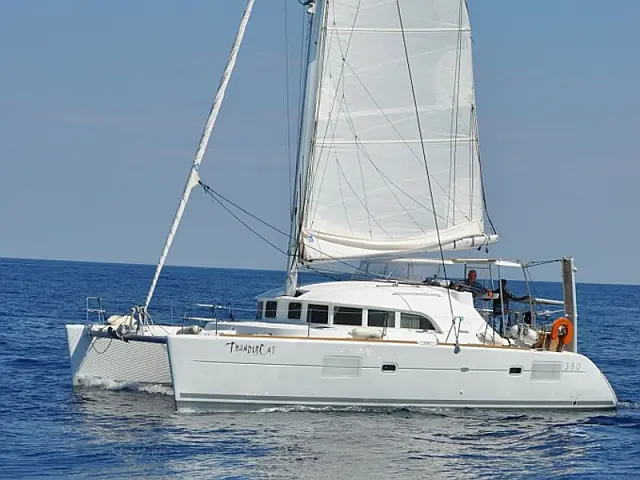 Lagoon 380 - [External image]