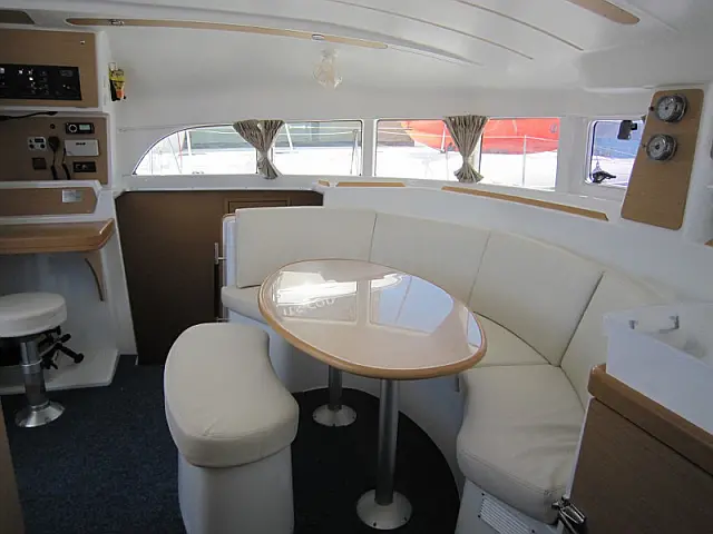 Lagoon 380 - [Internal image]