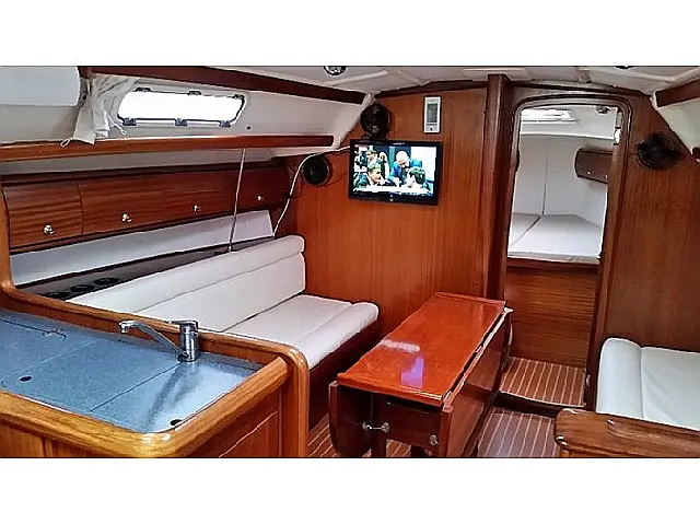 Bavaria 36 (Owner's version) - [Internal image]