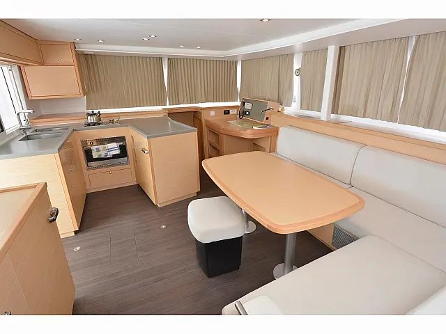 Lagoon 450 Flybridge - [Internal image]