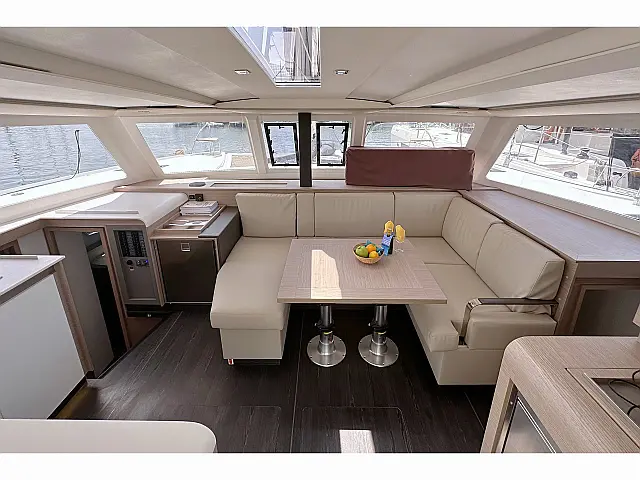 Isla 40 - [Internal image]