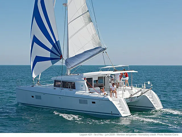 Lagoon 421 A/C - GEN - [External image]