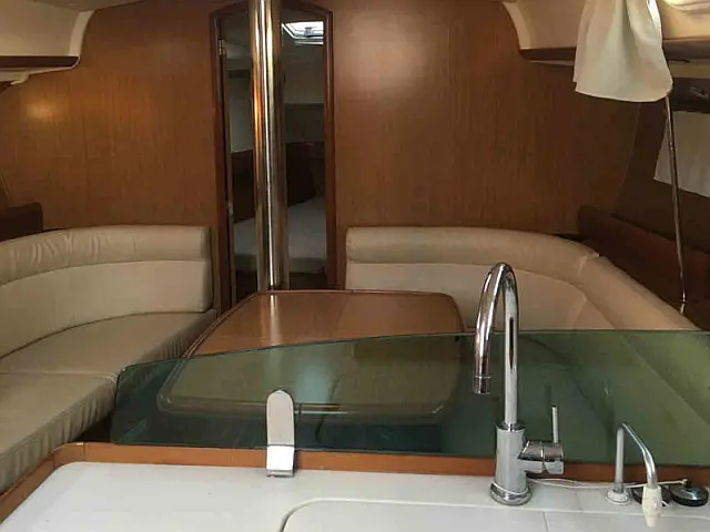 Sun Odyssey 39i - [Internal image]