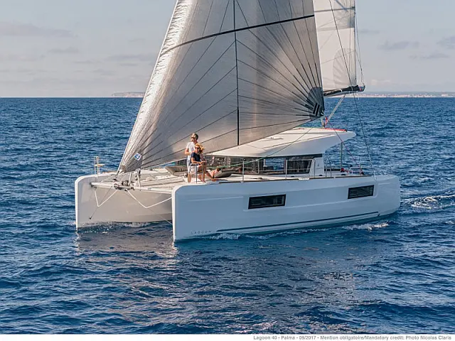 Lagoon 40 - [External image]