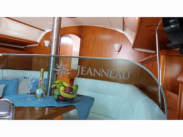 Sun Odyssey 35 - [Internal image]