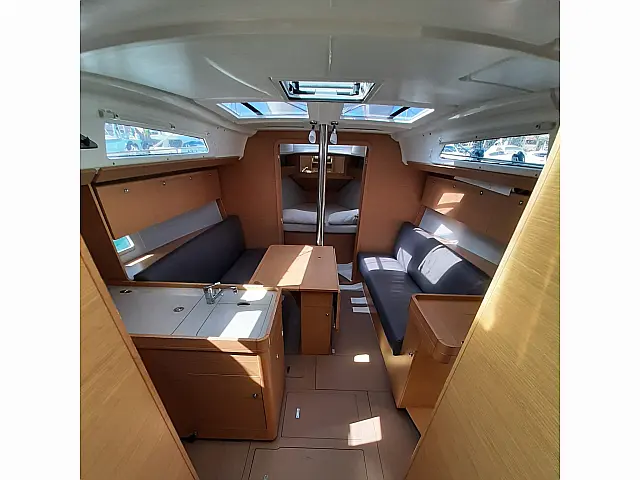 Dufour 360 Grand Large  - [Internal image]