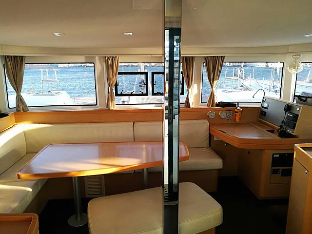 Lagoon 42 - [Internal image]