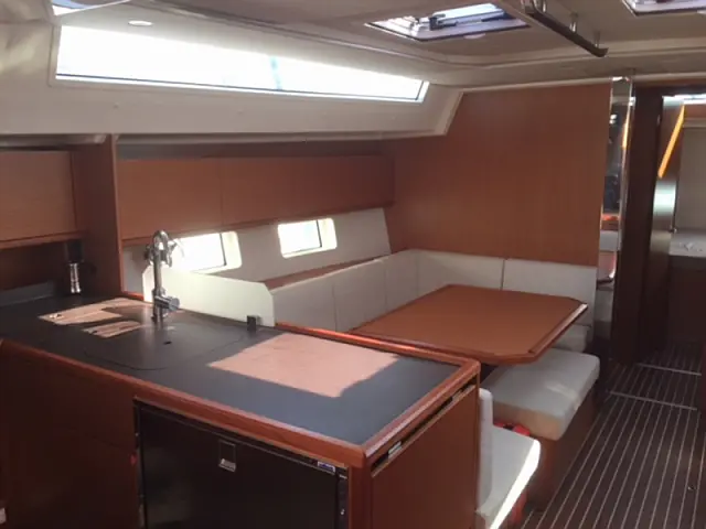 Bavaria C45 - [Internal image]