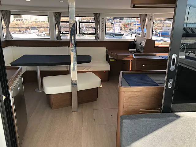 Lagoon 42 - [Internal image]