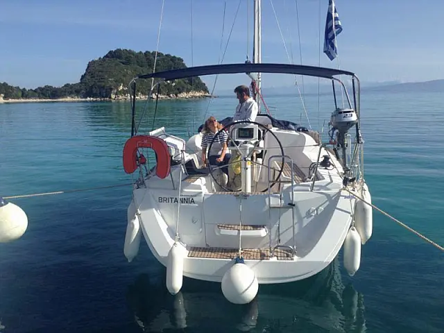 Sun Odyssey 33i - [External image]