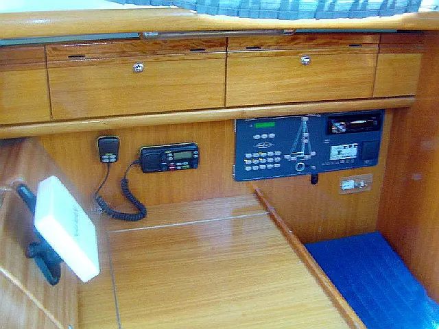 Bavaria 33 Cruiser - [Internal image]