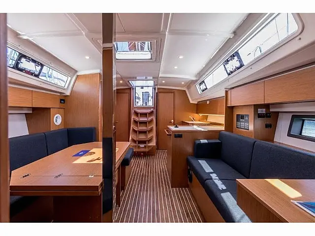 Bavaria C42 - [Internal image]