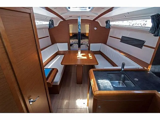 Sun Odyssey 349 - [Internal image]