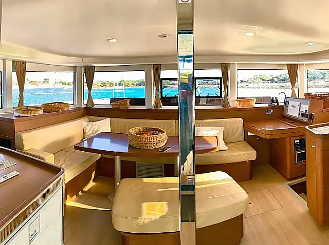 LAGOON 42 - [Internal image]