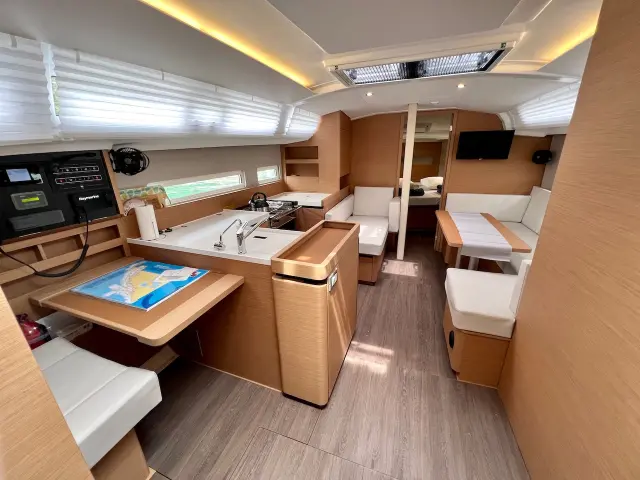 Sun Odyssey 410 - [Internal image]