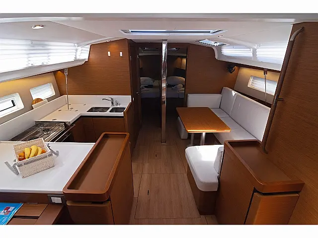 Sun Odyssey 440 - [Internal image]