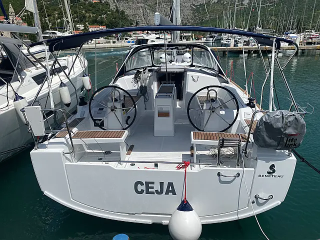 Oceanis 38.1 - [External image]