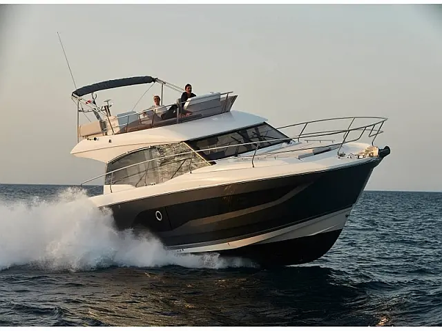 Prestige 420 Fly - [External image]