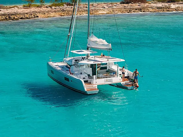 Lagoon 42 - [External image]