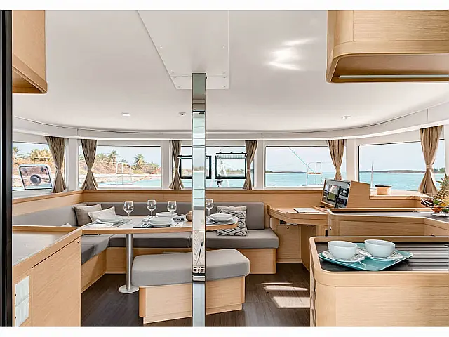 Lagoon 42 - [Internal image]