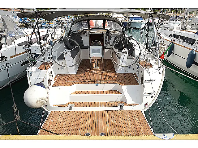 Bavaria Cruiser 46 - New Sail - [External image]