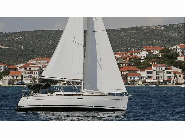 Oceanis 34 - [External image]