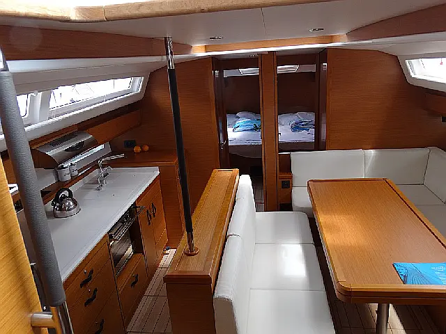 Jeanneau 54 - [Internal image]