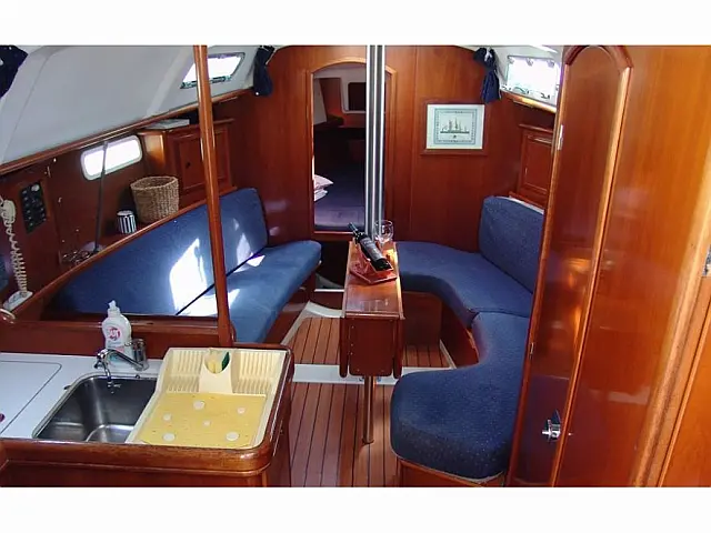 Oceanis 331 - [Internal image]