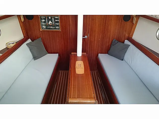 Bavaria 32 Holiday - [Internal image]