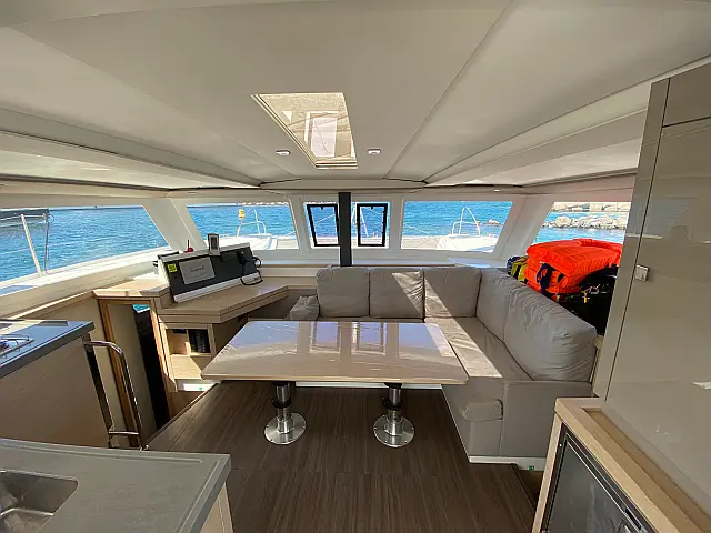 Lucia 40 - [Internal image]