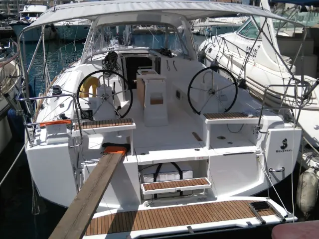 Oceanis 38 - [External image]