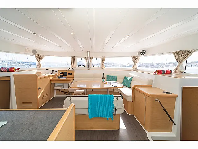 Lagoon 421 A/C - GEN - [Internal image]