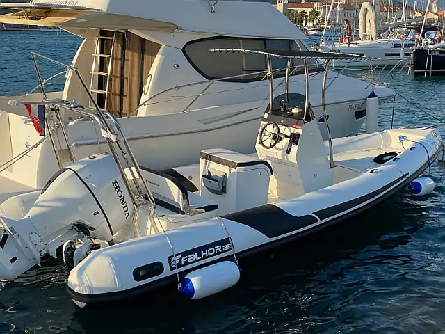 Falkor 22 - [Internal image]