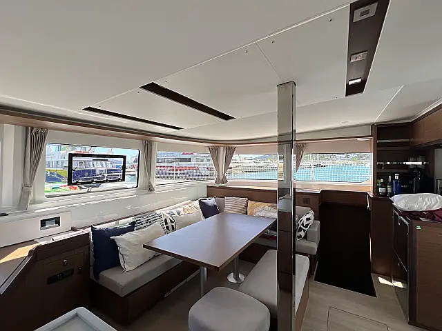 Lagoon 46  - [Internal image]