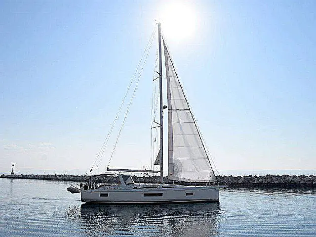 Oceanis 51.1 - [External image]