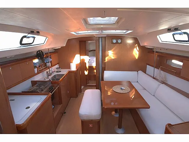 Oceanis 43 - [Internal image]