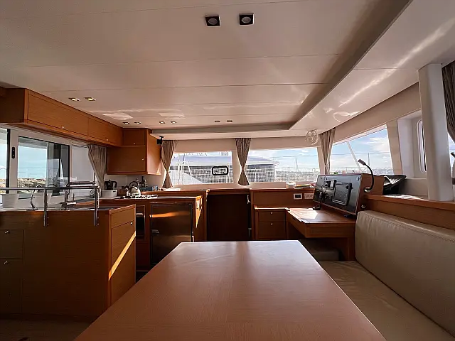 Lagoon 450  Flybridge - [Internal image]