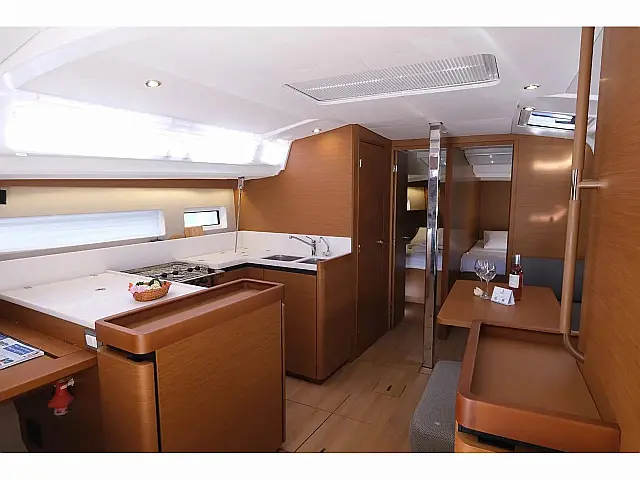 Jeanneau - [Internal image]