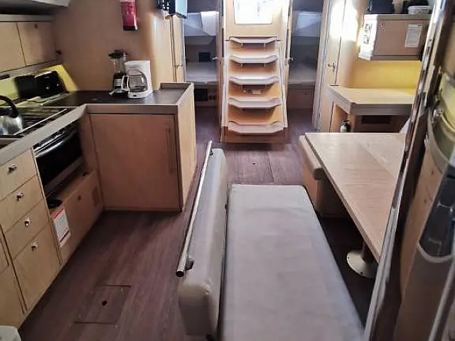 Beneteau Oceanis 48  - [Internal image]