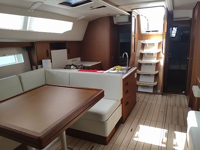 Jeanneau 51 - [Internal image]