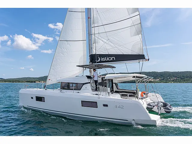 Lagoon 42 A/C & GEN & WM - [External image]