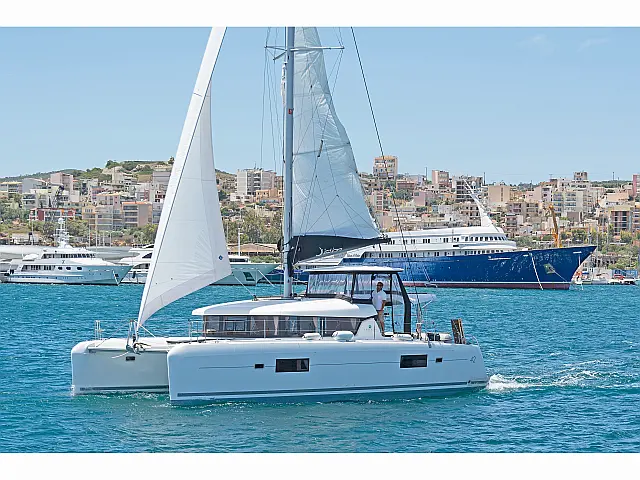 Lagoon 42 A/C & GEN & WM - [External image]